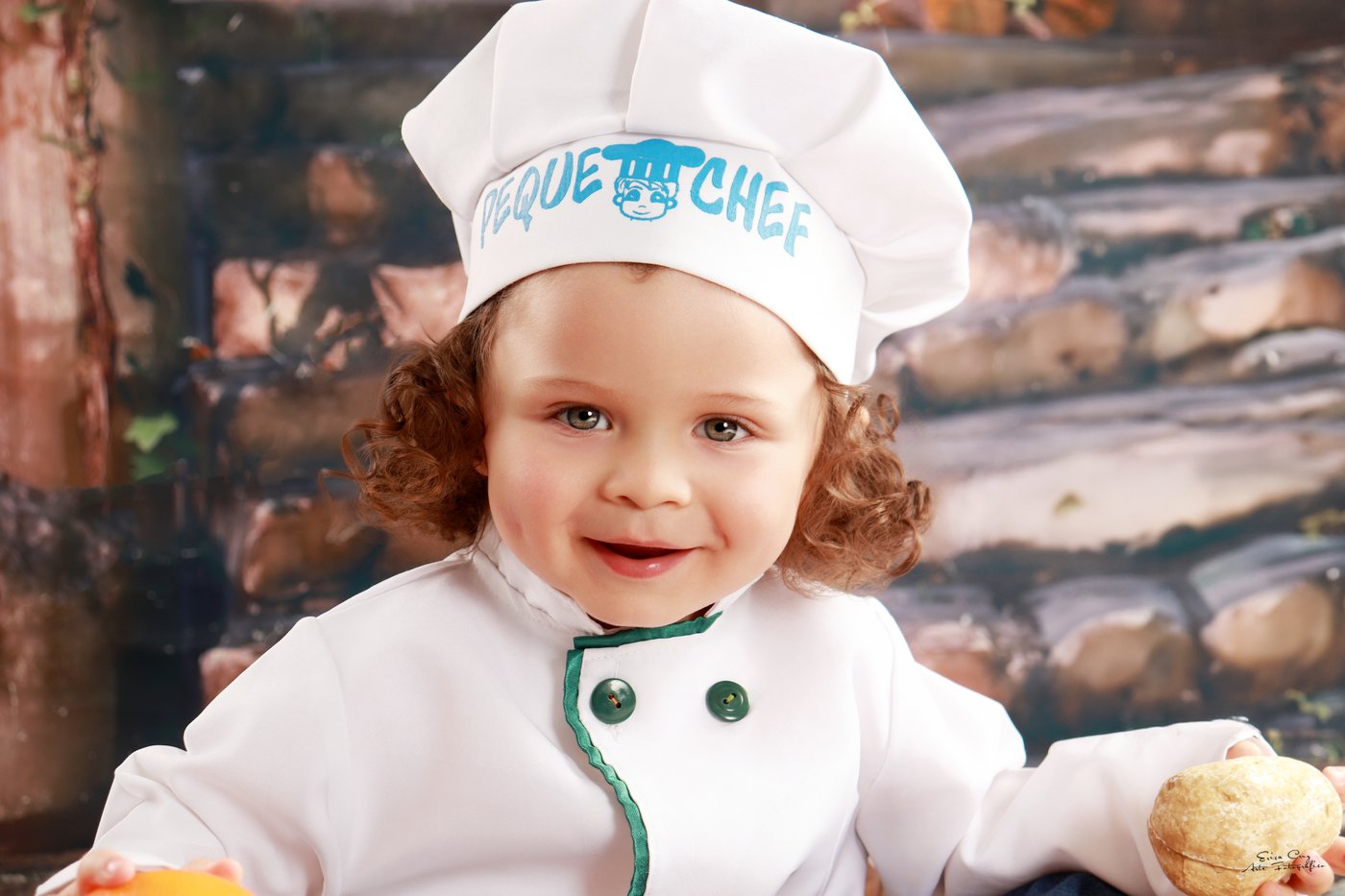 Bebé pequeño chef sonriendo, Erica Cruz